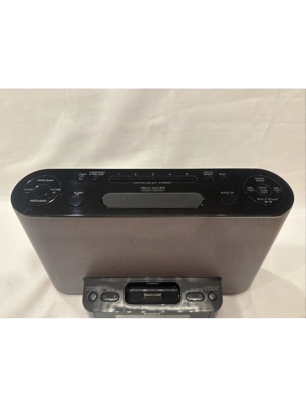SONY ICF-CS10iP Dream Machine Radio AM/FM Alarm Clock iPod Dock sounds great